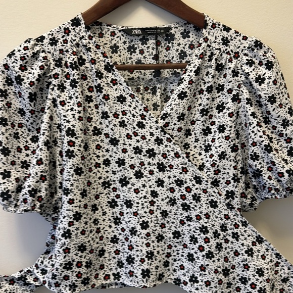 Zara Floral Wrap Crossover Crop Top Shirt Blouse Short Sleeve White Black Red S - Picture 8 of 8